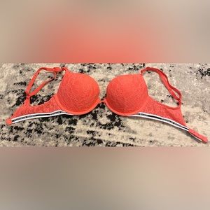 Victoria’s Secret Pushup Bra 34C